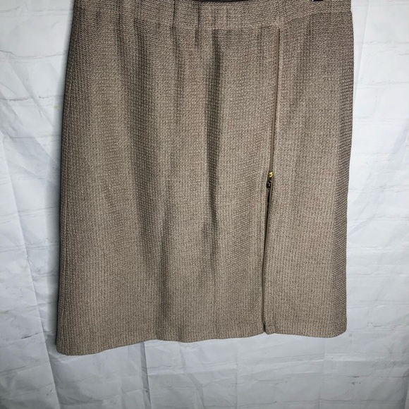 St. John Dresses & Skirts - St. John Couture Boucle Skirt A-Line Knee Length Zipper Slit Tan Size 12